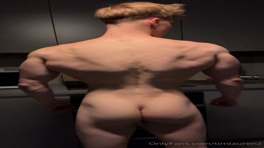98 Cutie muscle blond TikTok cosplayer Tim Laurenz timlaurenz OnlyFans porn