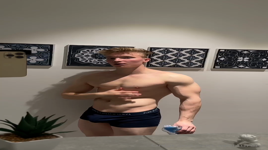 79 Cutie muscle blond TikTok cosplayer Tim Laurenz timlaurenz OnlyFans porn