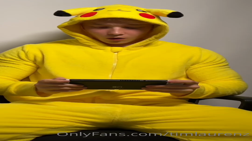 158 Cutie muscle blond TikTok cosplayer Tim Laurenz timlaurenz OnlyFans porn