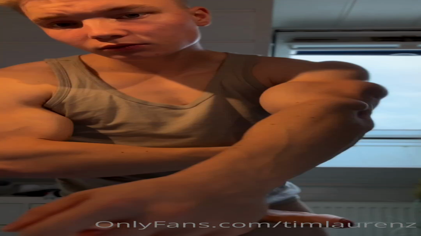 90 Cutie muscle blond TikTok cosplayer Tim Laurenz timlaurenz OnlyFans porn