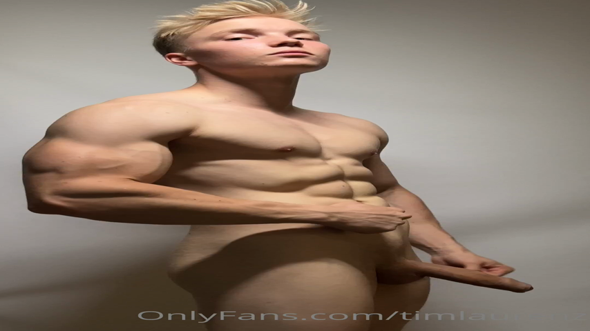 9 Cutie muscle blond TikTok cosplayer Tim Laurenz timlaurenz OnlyFans porn