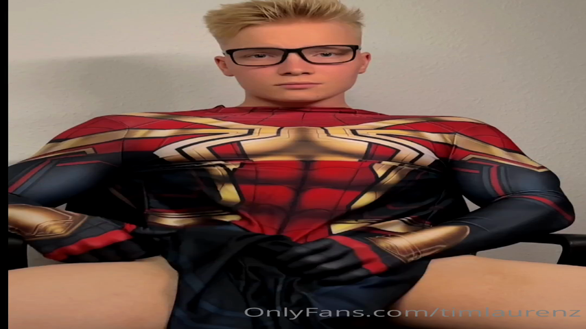 96 Cutie muscle blond TikTok cosplayer Tim Laurenz timlaurenz OnlyFans porn