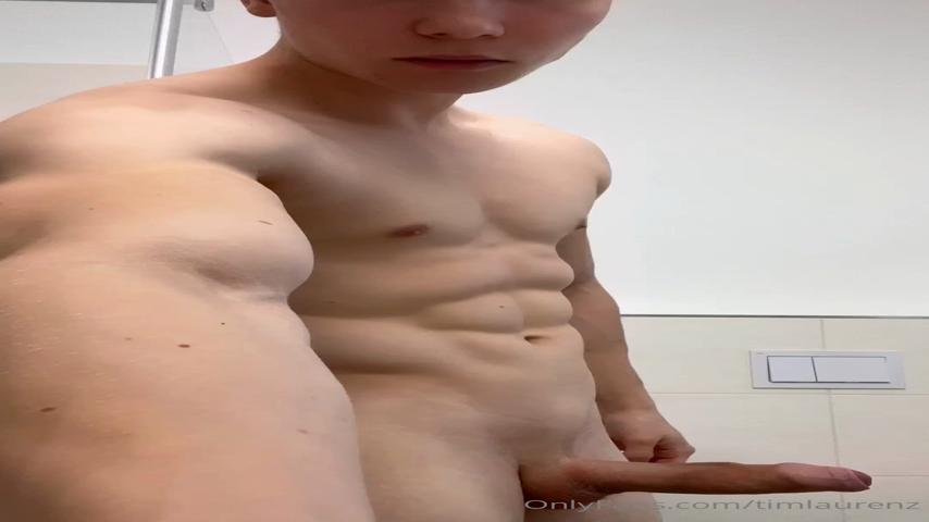 130 Cutie muscle blond TikTok cosplayer Tim Laurenz timlaurenz OnlyFans porn
