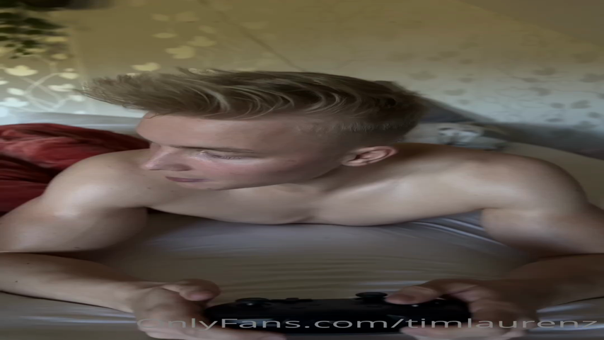 145 Cutie muscle blond TikTok cosplayer Tim Laurenz timlaurenz OnlyFans porn