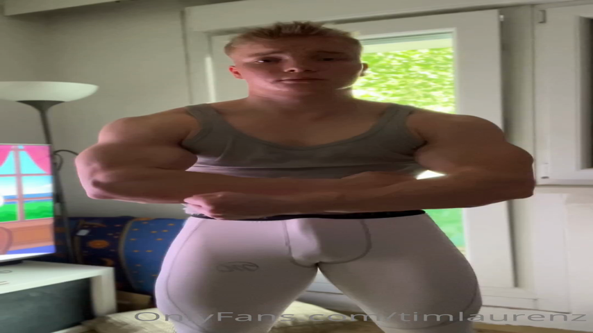 54 Cutie muscle blond TikTok cosplayer Tim Laurenz timlaurenz OnlyFans porn