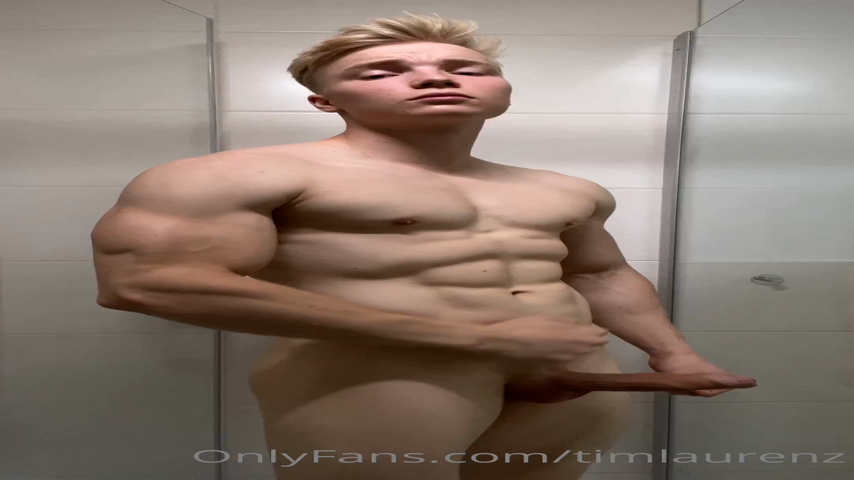135 Cutie muscle blond TikTok cosplayer Tim Laurenz timlaurenz OnlyFans porn