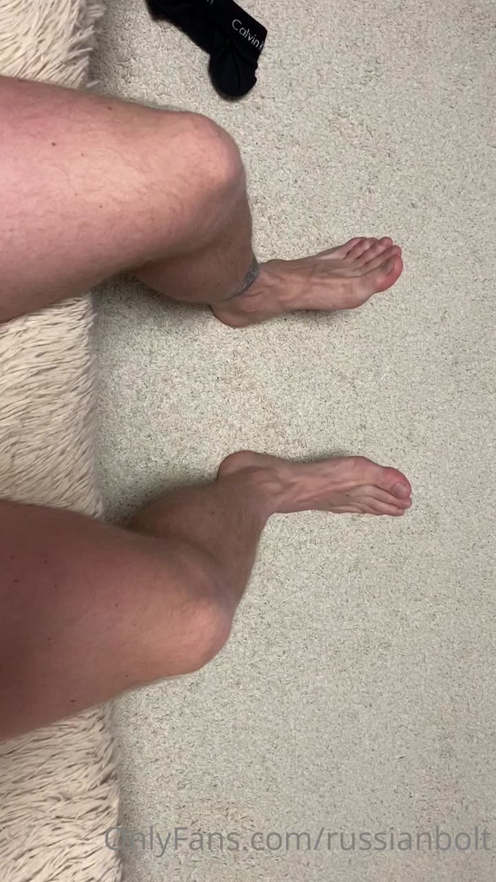106 Sexy hunk bolt_xtop wanking off his big cock