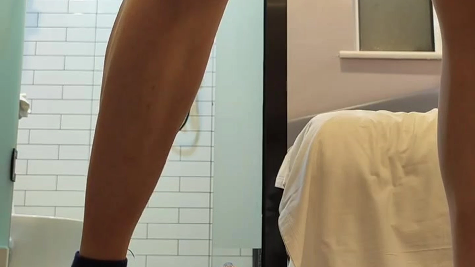 122 Asian Bodybuilder plays with his ass