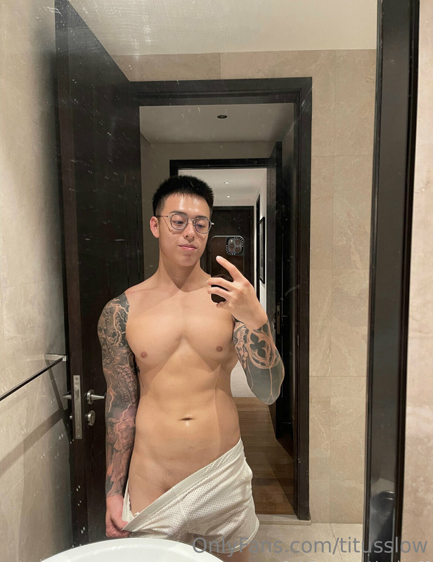 10 Singaporean hottie Titus Low