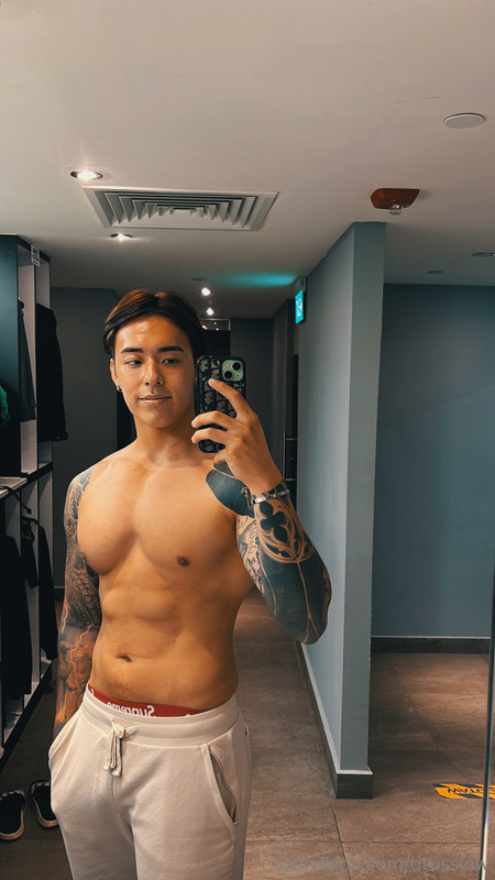 17 Singaporean hottie Titus Low