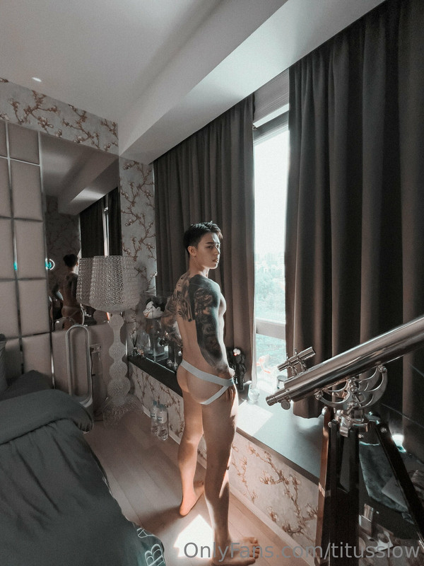 24 Singaporean hottie Titus Low
