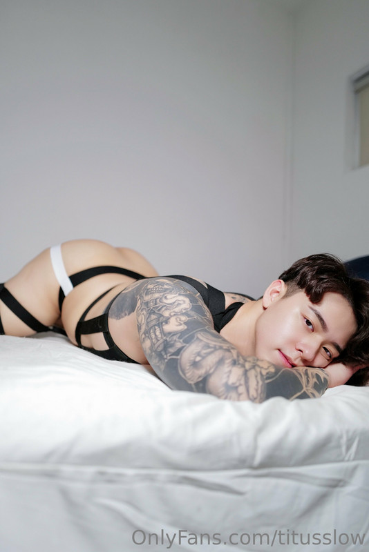 40 Singaporean hottie Titus Low