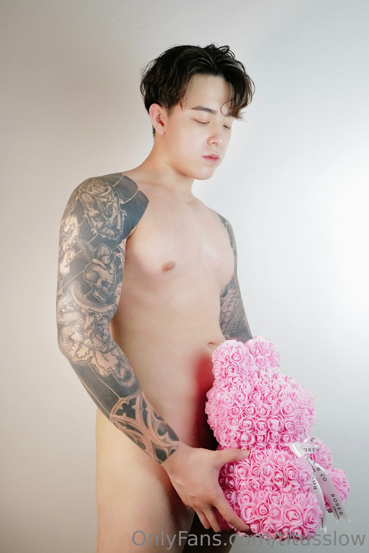 41 Singaporean hottie Titus Low