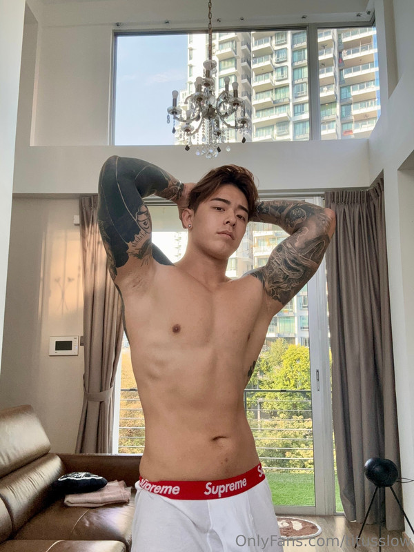 102 Singaporean hottie Titus Low