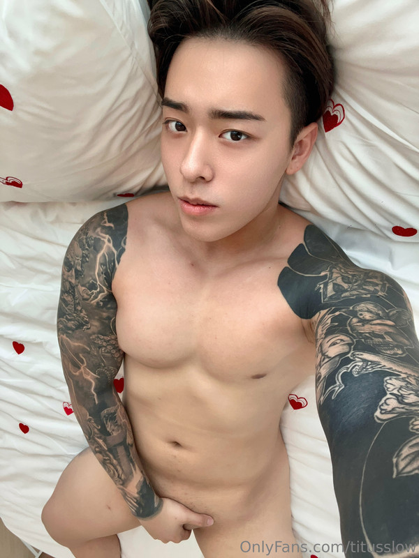 119 Singaporean hottie Titus Low