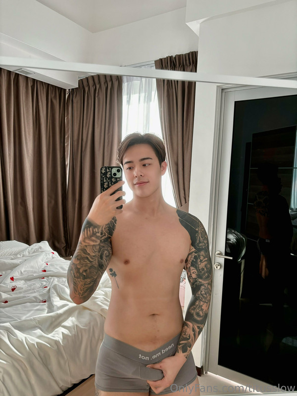 121 Singaporean hottie Titus Low