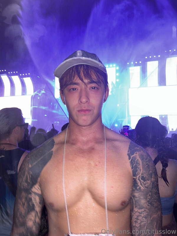 131 Singaporean hottie Titus Low