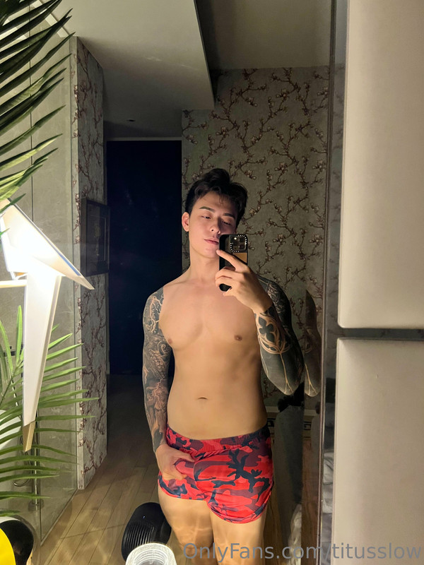 143 Singaporean hottie Titus Low