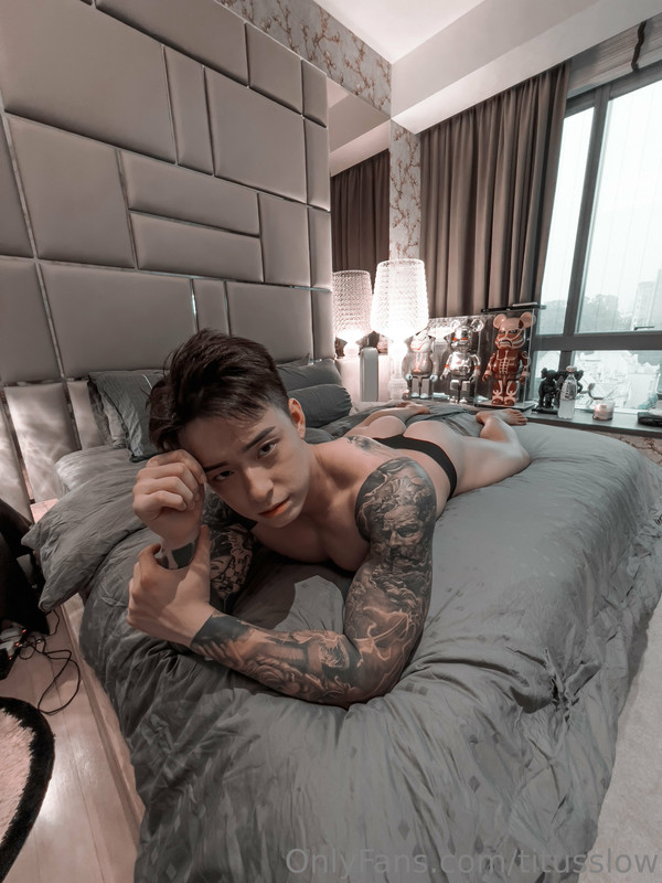 151 Singaporean hottie Titus Low