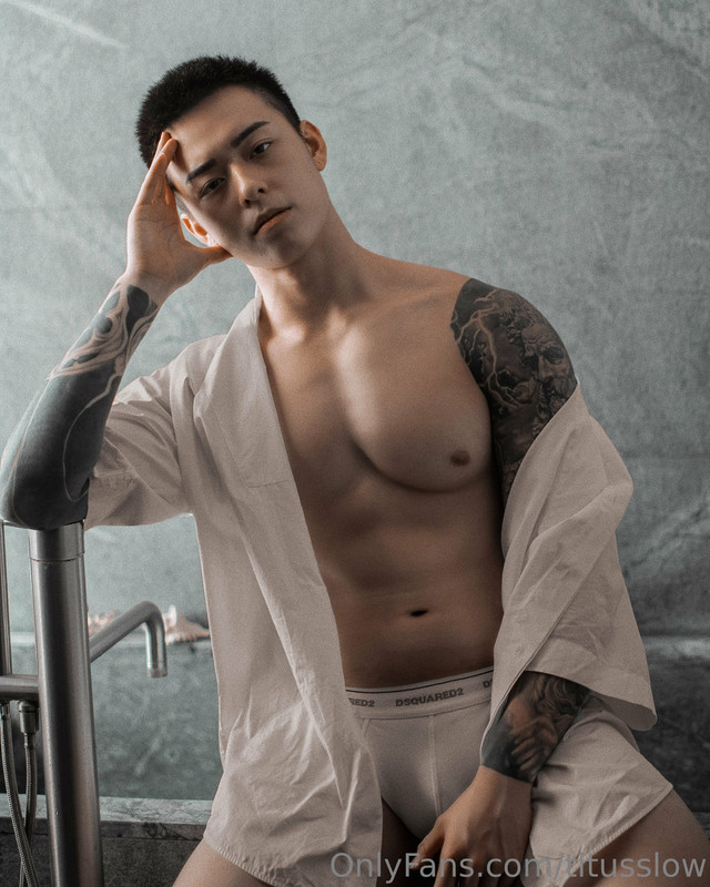 154 Singaporean hottie Titus Low
