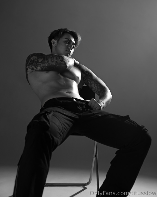 190 Singaporean hottie Titus Low