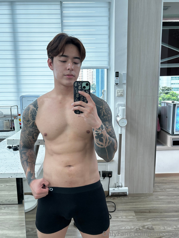 195 Singaporean hottie Titus Low