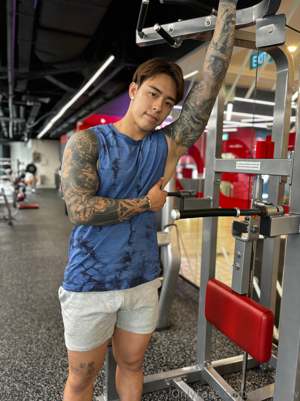 209 Singaporean hottie Titus Low