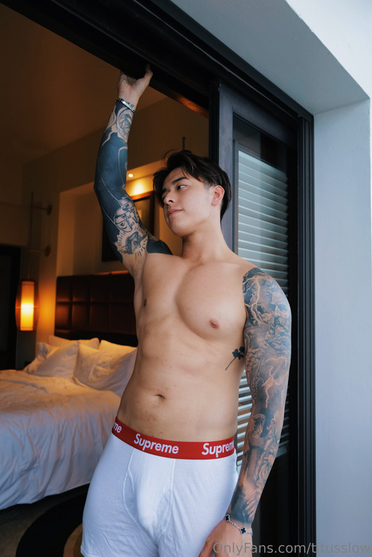 249 Singaporean hottie Titus Low