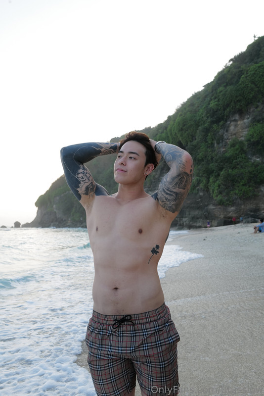 269 Singaporean hottie Titus Low