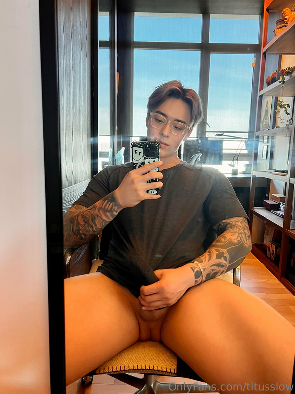 306 Singaporean hottie Titus Low