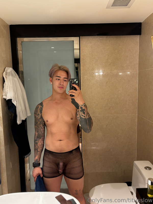 323 Singaporean hottie Titus Low