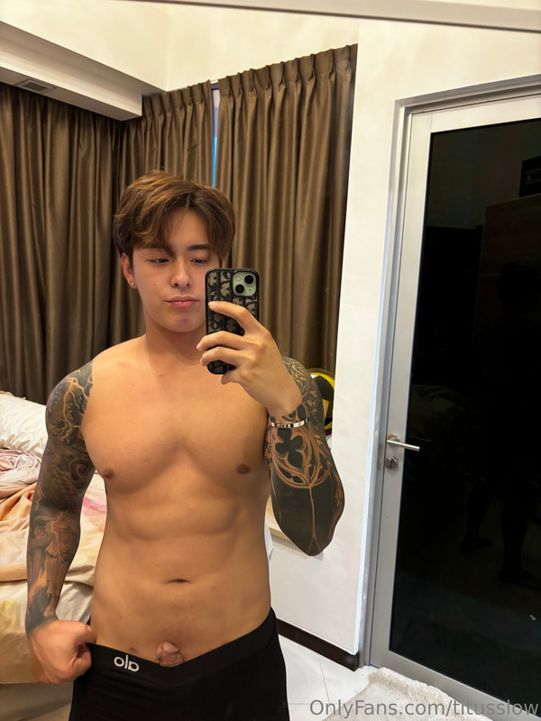 340 Singaporean hottie Titus Low