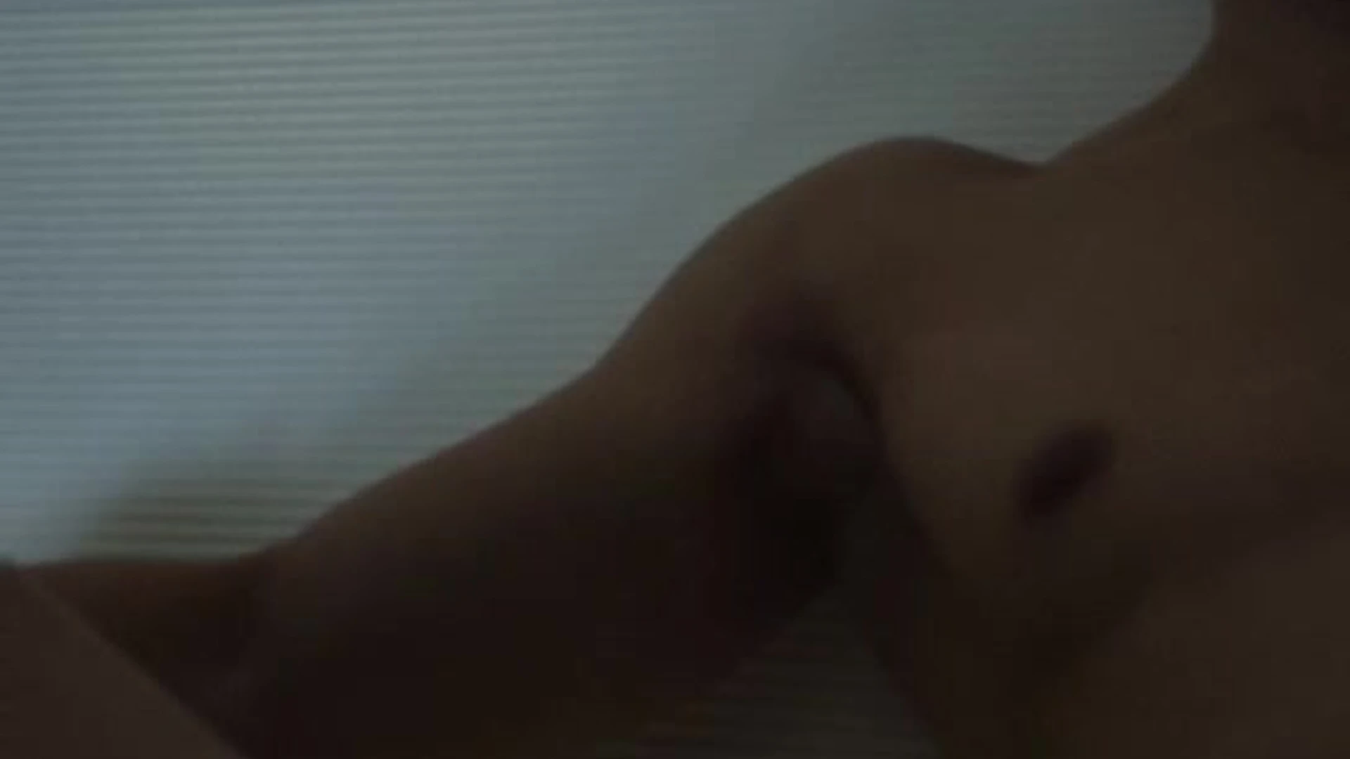 94 Asian Bodybuilder plays with his ass