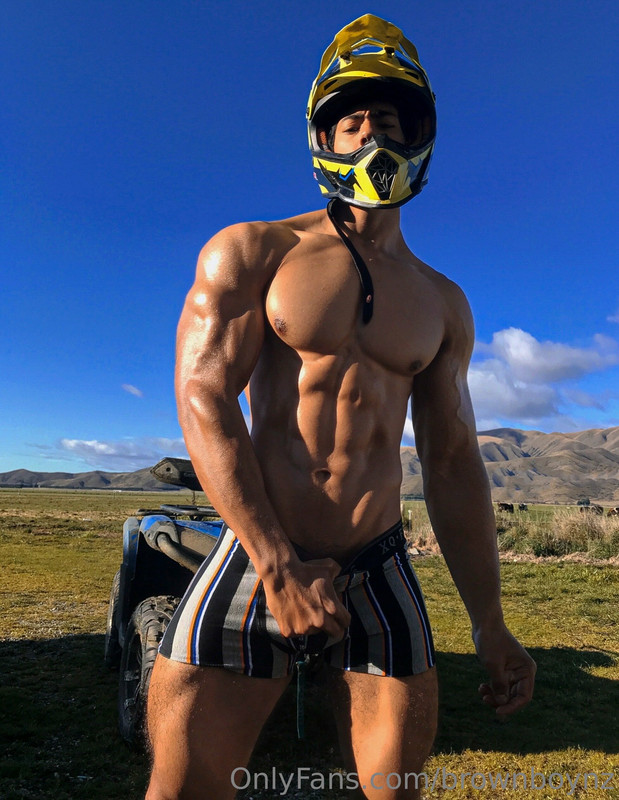 81 Pacific Islander Muscle beauty BrownBoyNZ Onlyfans Leaked