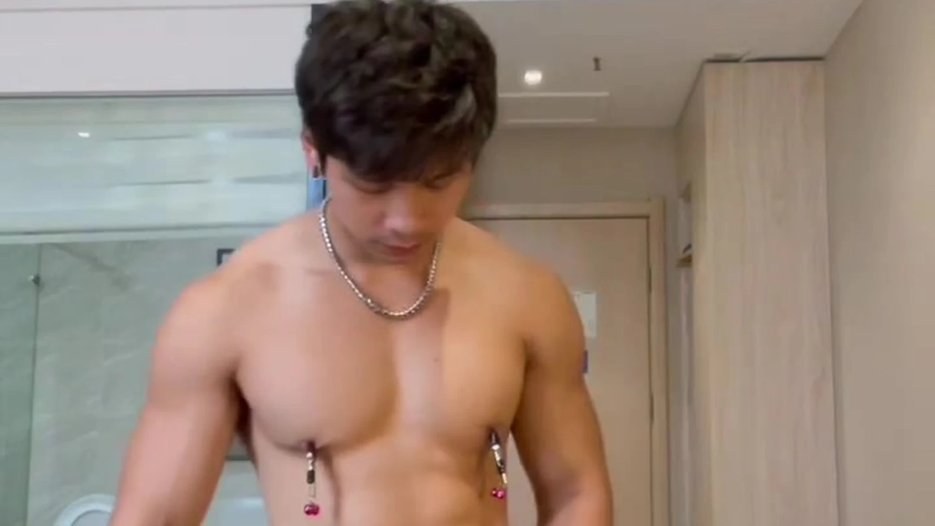 301 Asian Bodybuilder plays with his ass