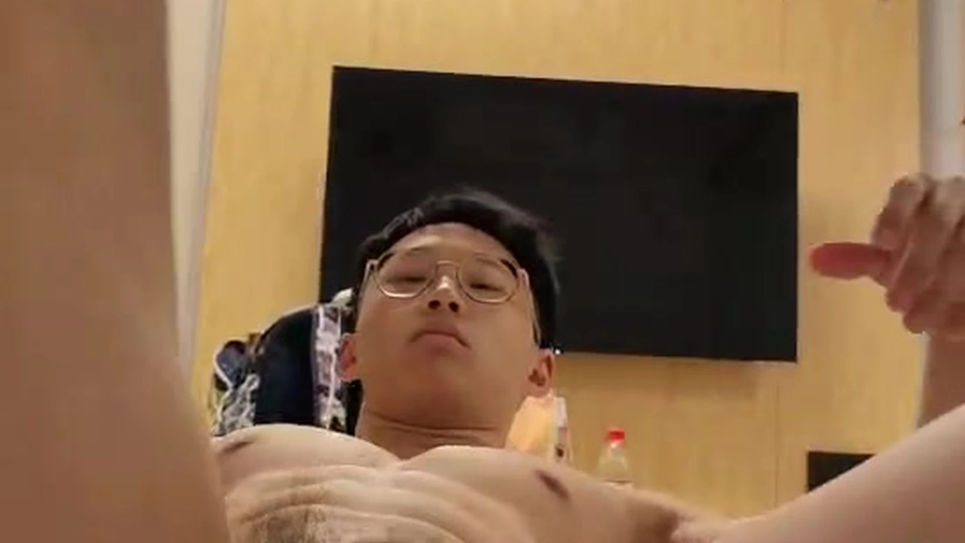 96 Asian Bodybuilder plays with his ass