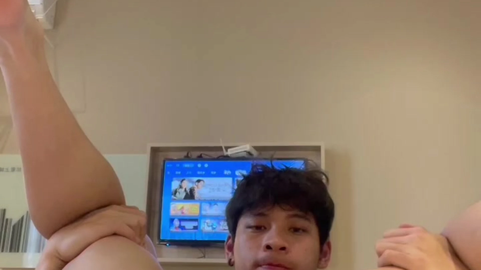 280 Asian Bodybuilder plays with his ass