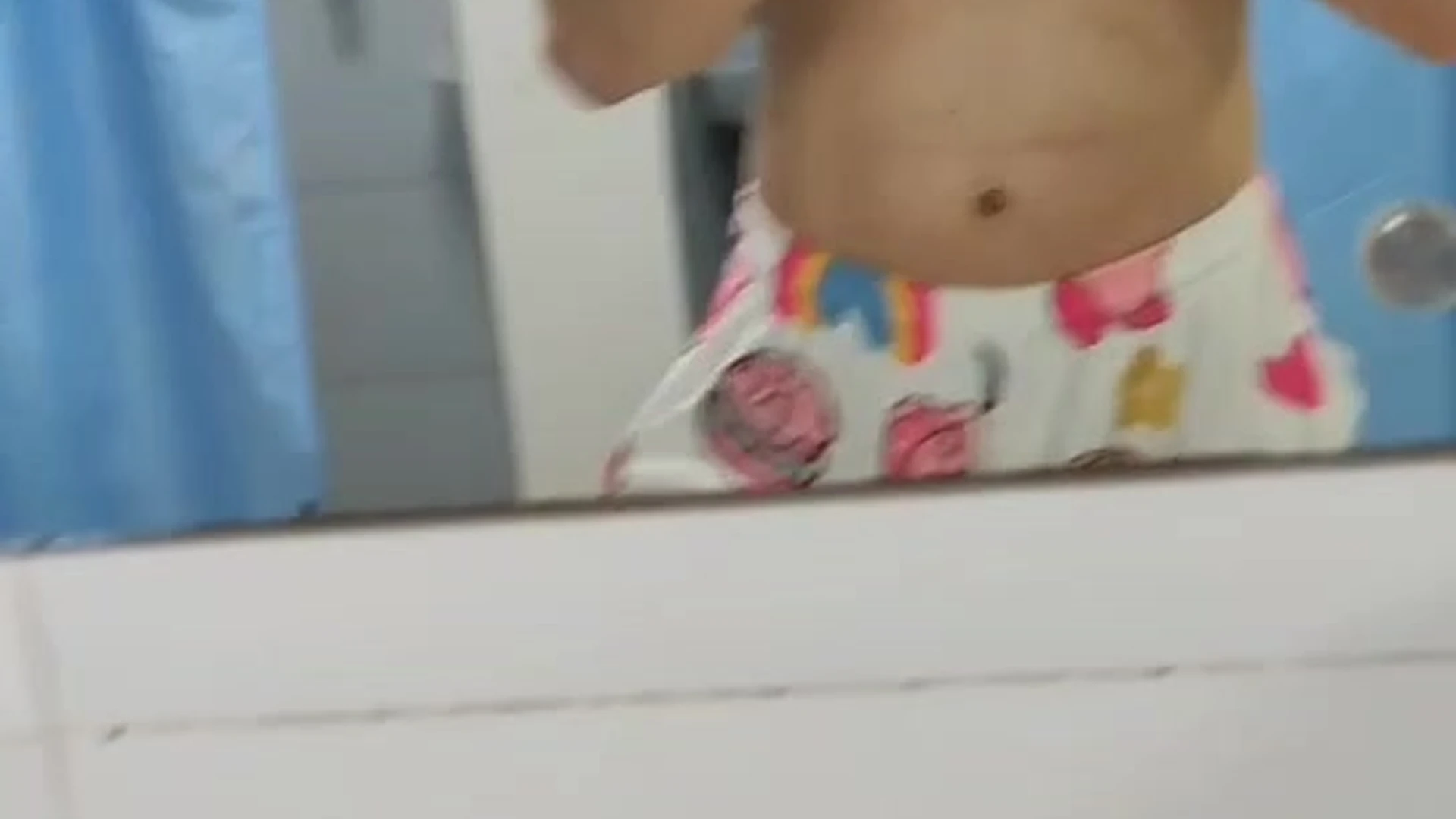 112 Asian Bodybuilder plays with his ass