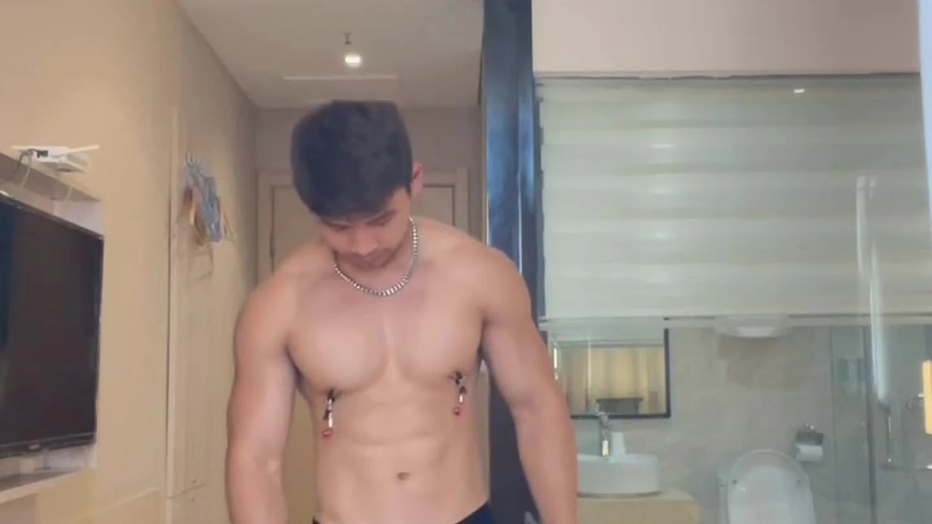 238 Asian Bodybuilder plays with his ass