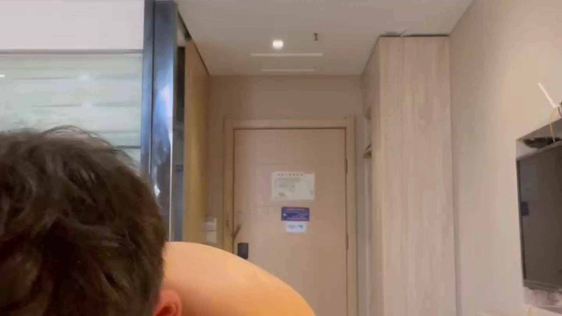 429 Asian Bodybuilder plays with his ass