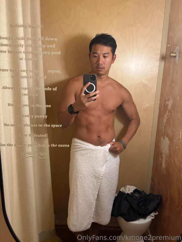 23 Asian  Australian Jock kmone2 onlyfans porn