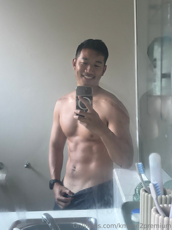 32 Asian  Australian Jock kmone2 onlyfans porn