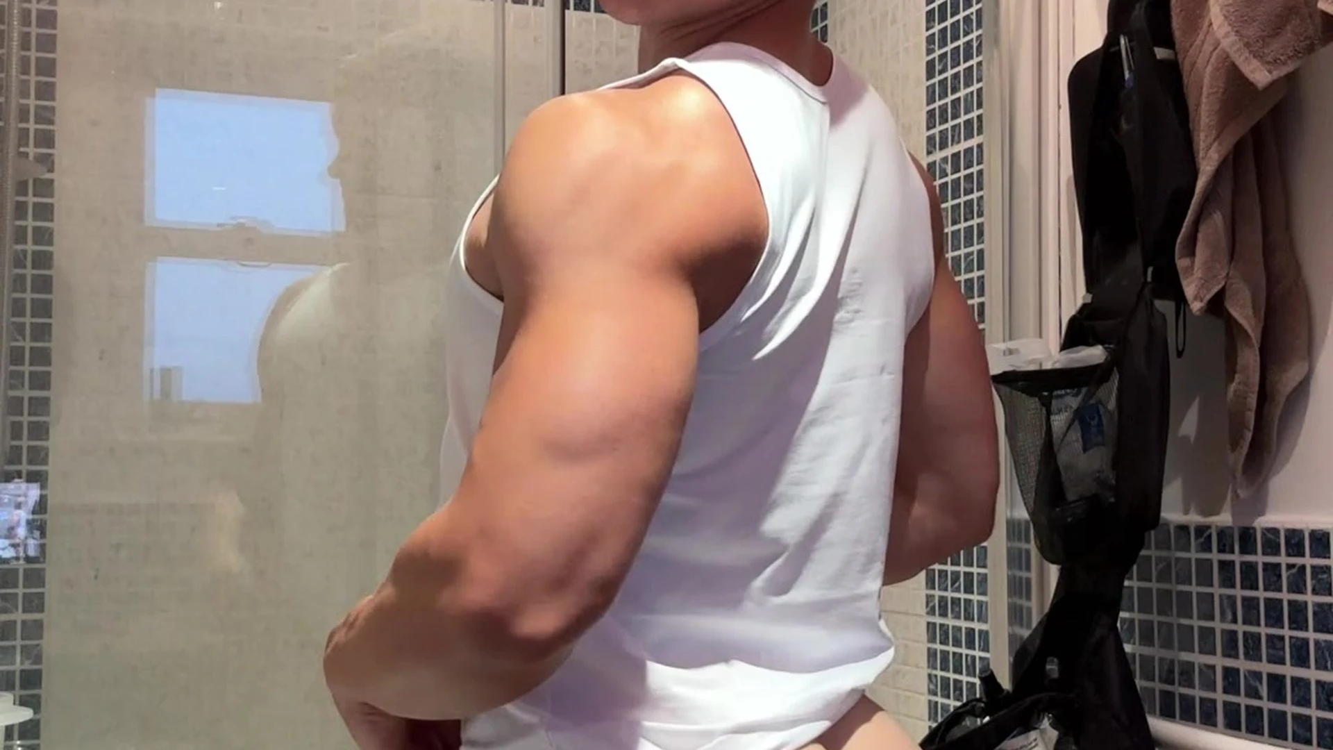 18 Sexy jock Peachyyboy onlyfans anal porn