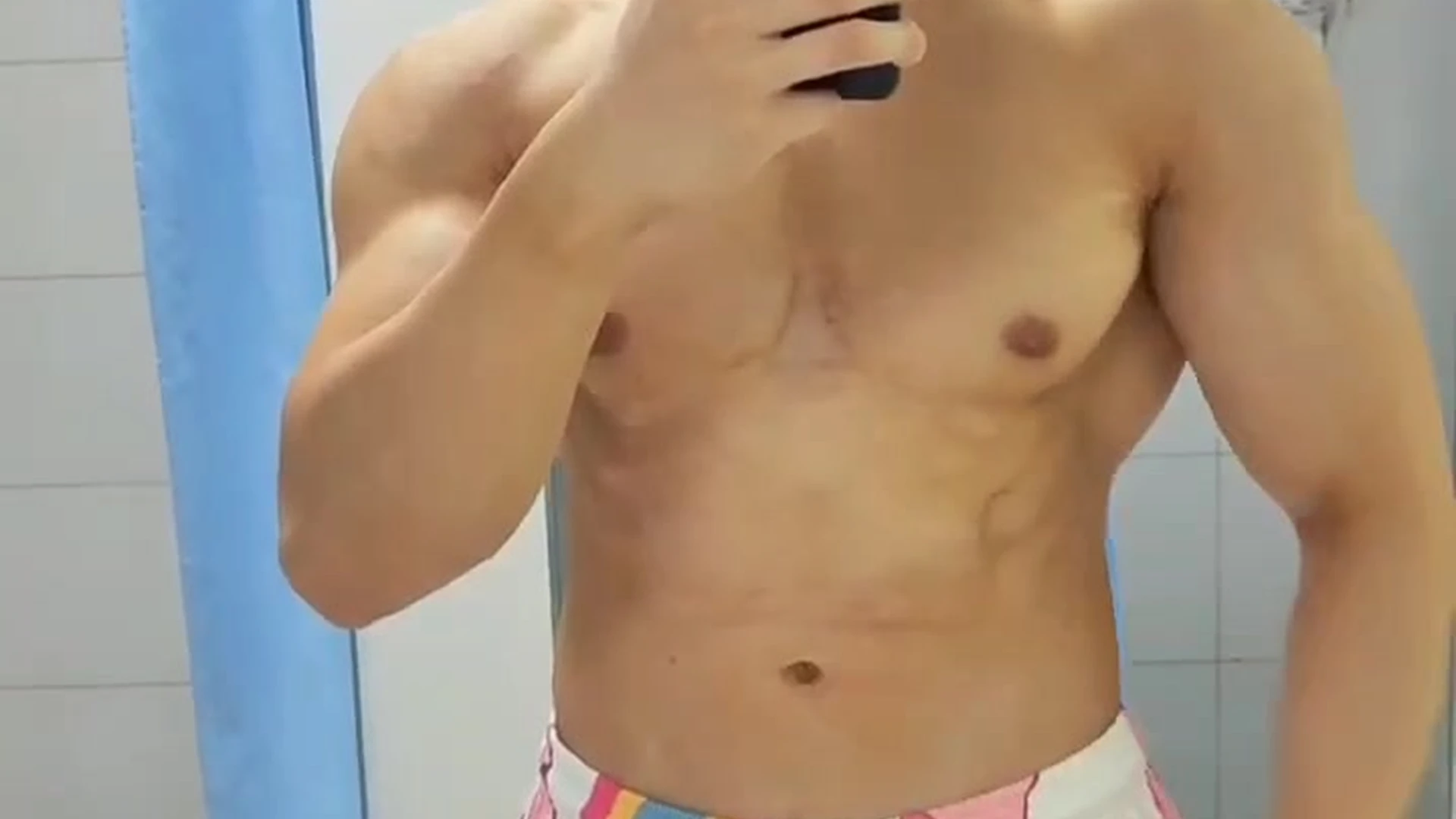 95 Asian Bodybuilder plays with his ass