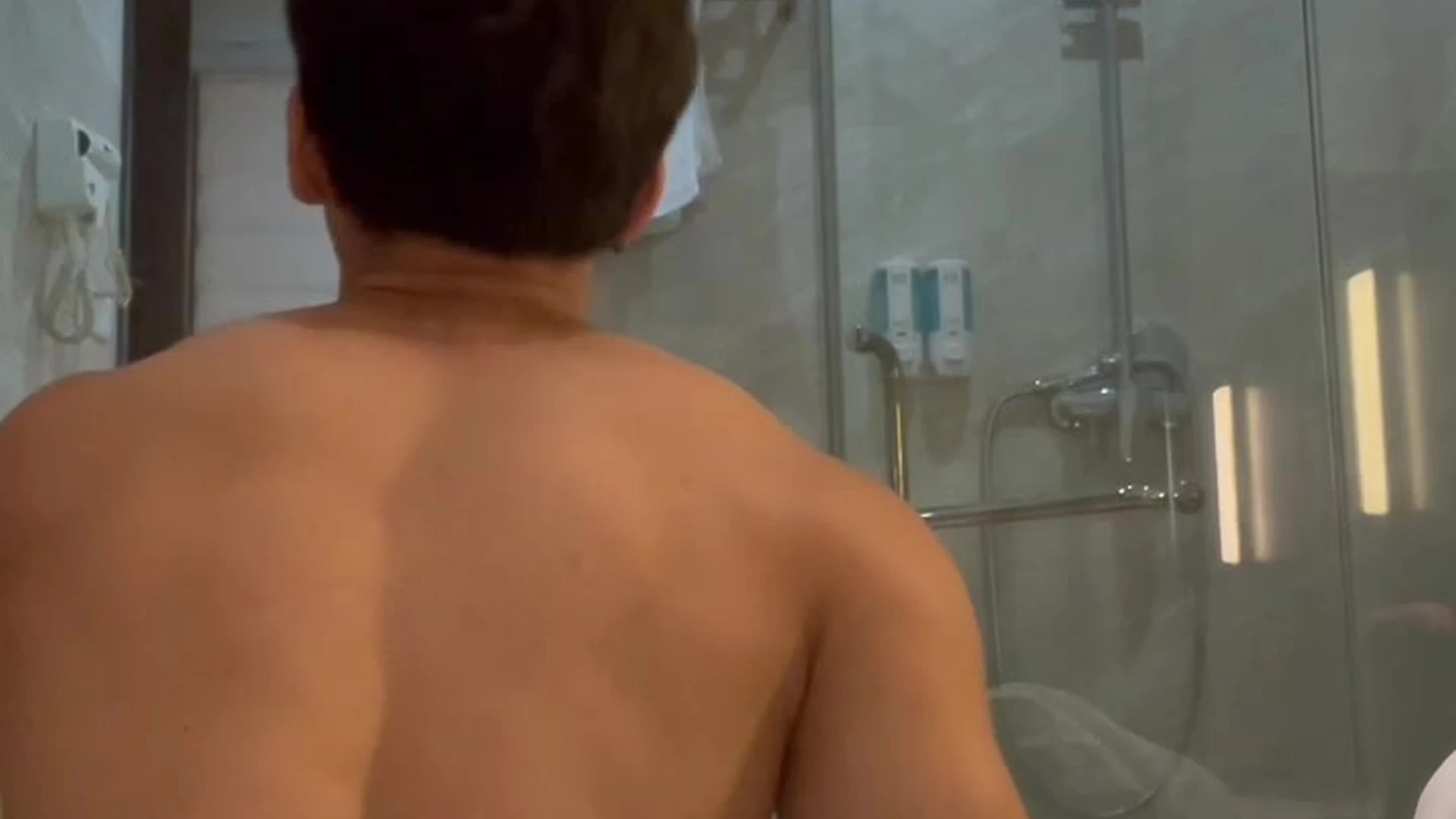 216 Asian Bodybuilder plays with his ass