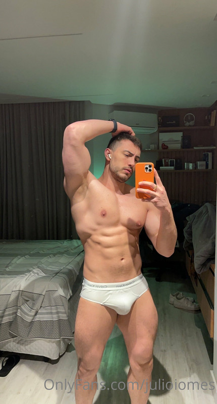 20 Brazilian hunk Júlio Iomes julioiomes peterpec onlyfans porn