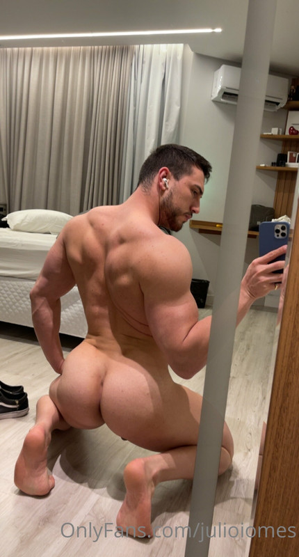45 Brazilian hunk Júlio Iomes julioiomes peterpec onlyfans porn