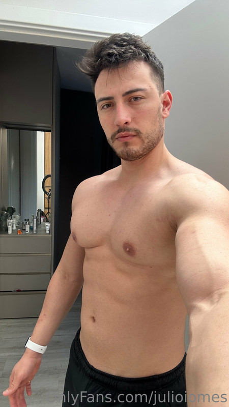 266 Brazilian hunk Júlio Iomes julioiomes peterpec onlyfans porn