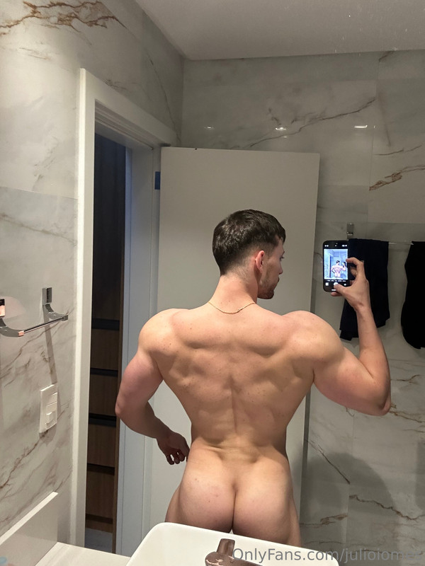 303 Brazilian hunk Júlio Iomes julioiomes peterpec onlyfans porn