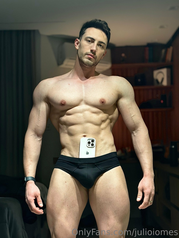 319 Brazilian hunk Júlio Iomes julioiomes peterpec onlyfans porn